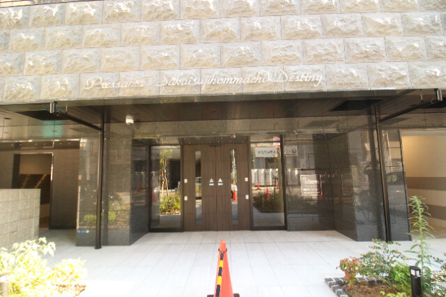 25/30 エントランス