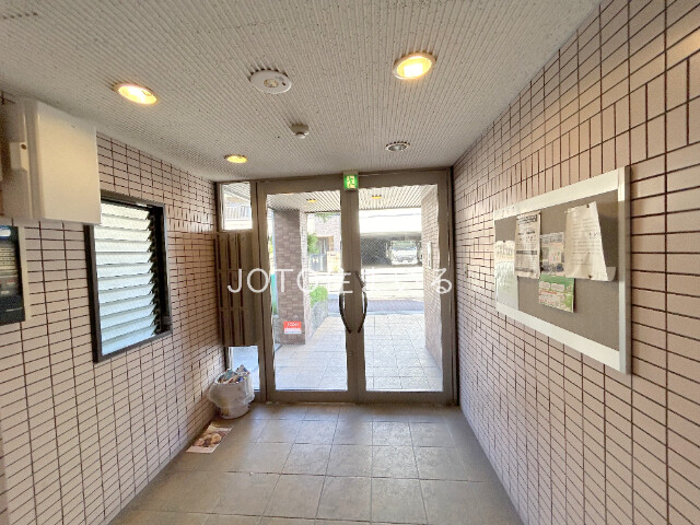 22/29 エントランス
