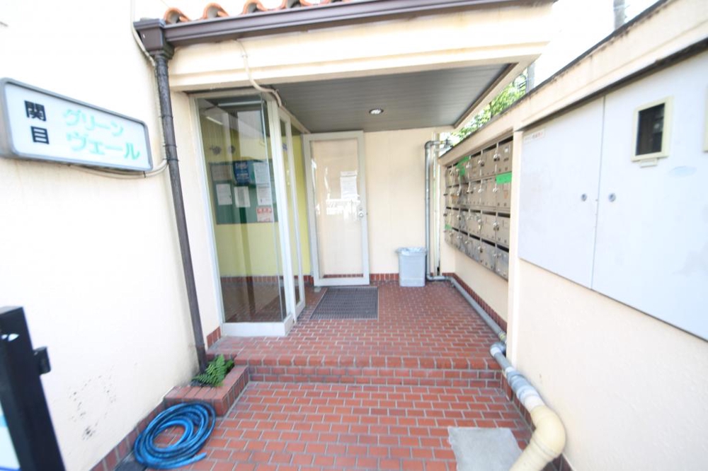 25/30 エントランス