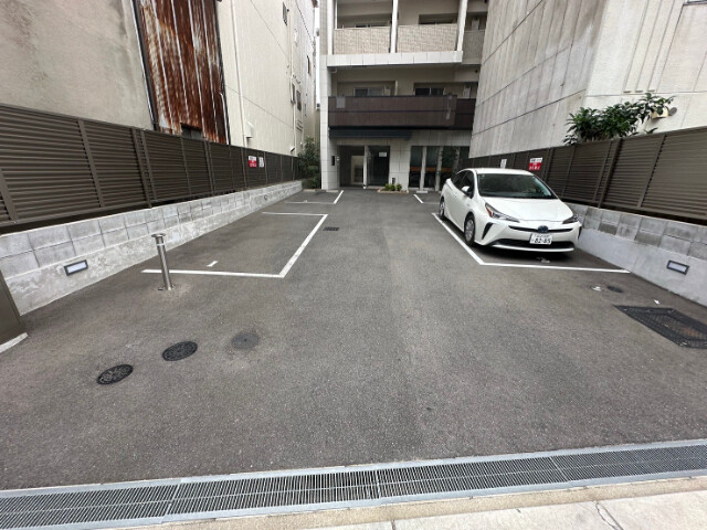 2/6 駐車場