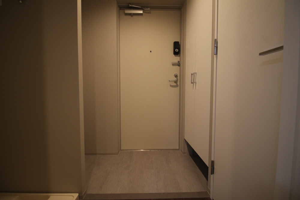 19/30 玄関