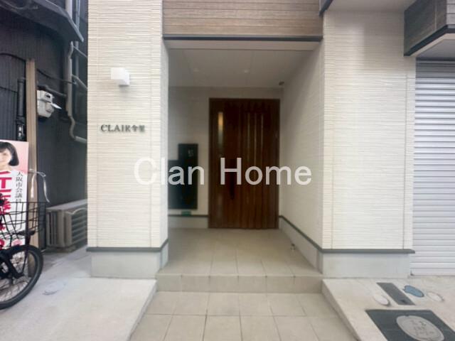 28/30 エントランス