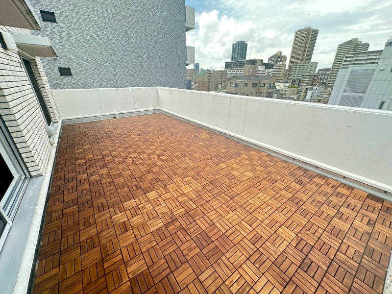 23/30 バルコニー