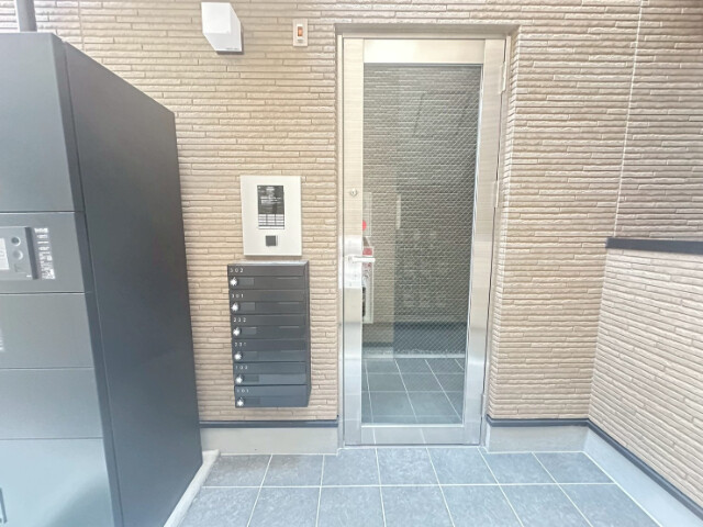 26/30 エントランス