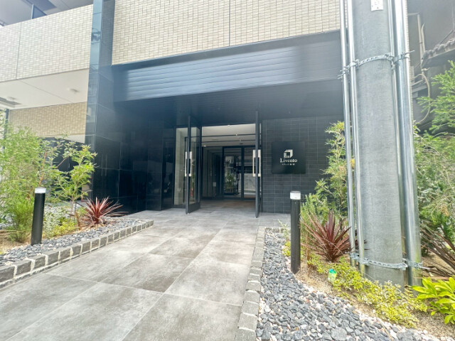 2/4 エントランス