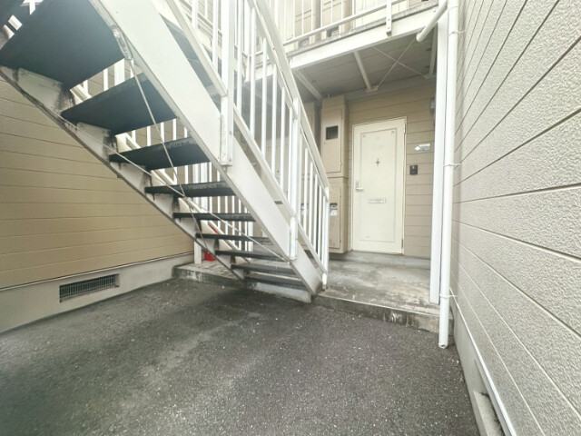 26/30 エントランス