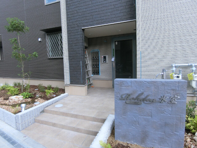 25/30 エントランス