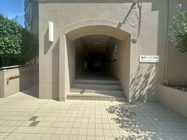 2/4 エントランス