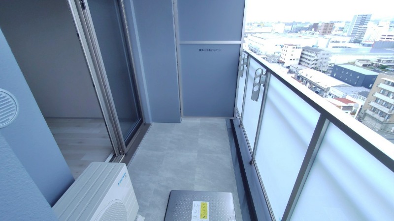 23/30 バルコニー