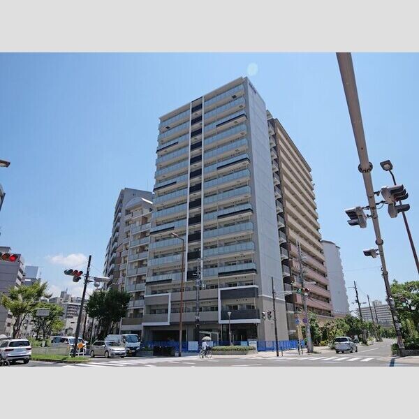 24/27 エントランス