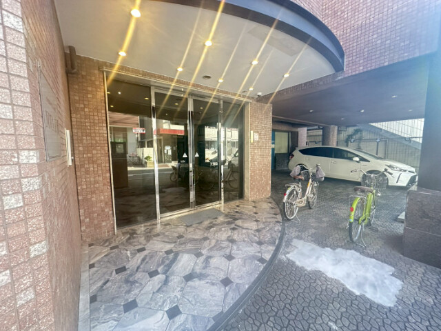 2/5 エントランス