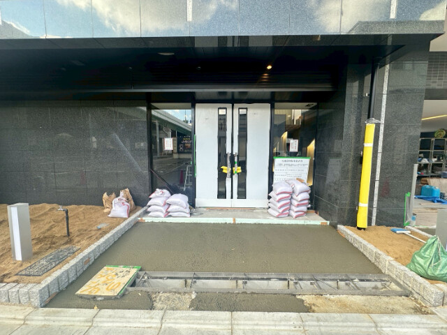 28/30 エントランス