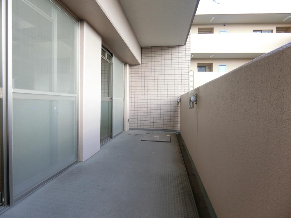 23/30 バルコニー