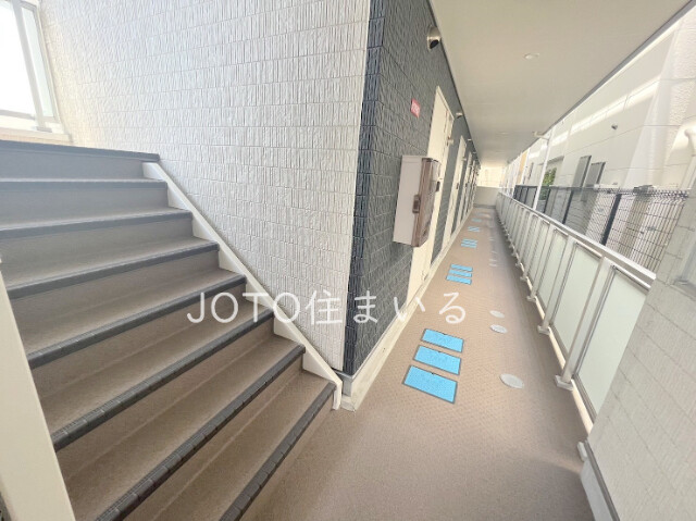 26/30 エントランス