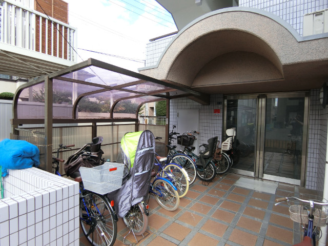 25/30 エントランス