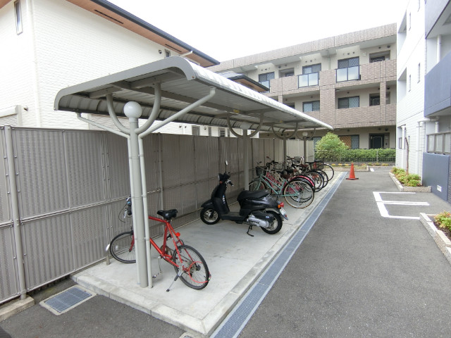 27/30 駐車場