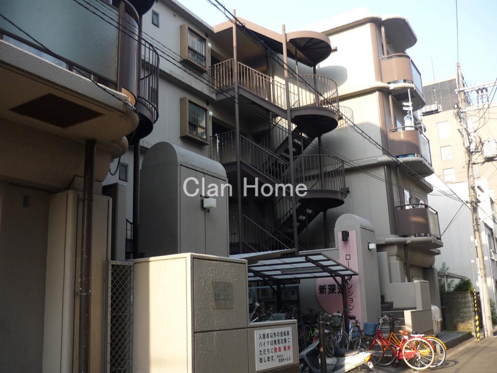 21/28 エントランス