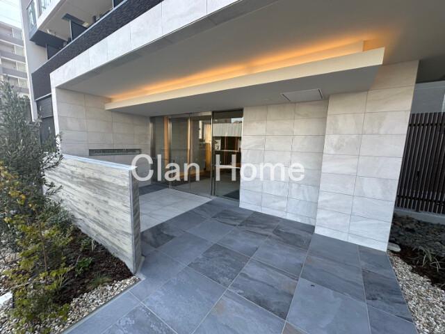 30/30 エントランス