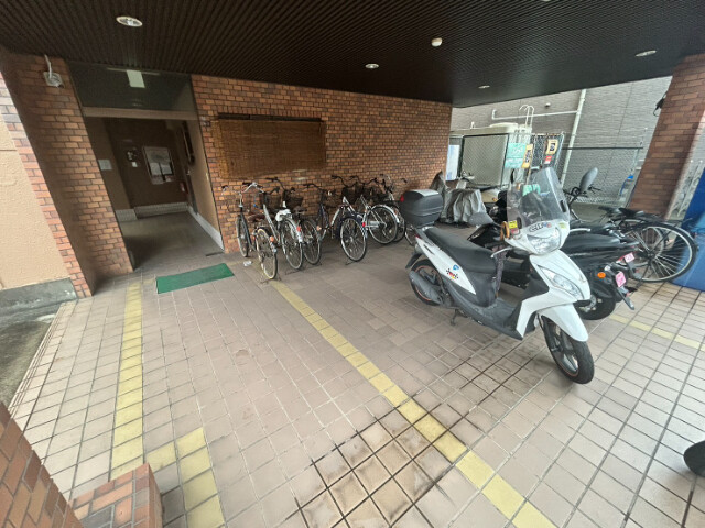 28/30 エントランス