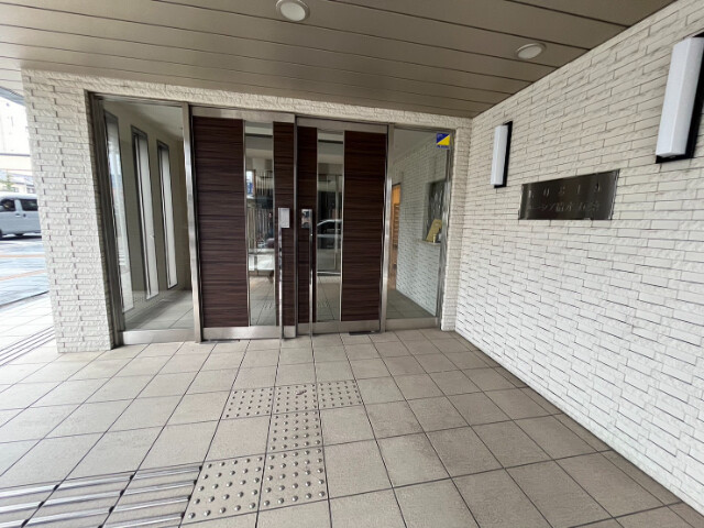 2/3 エントランス