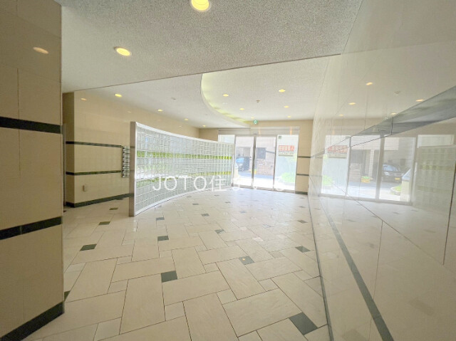 2/5 エントランス