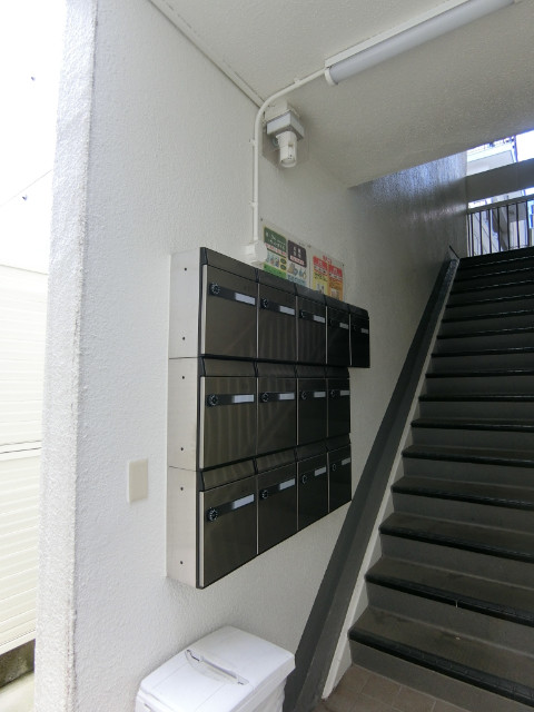 23/30 エントランス