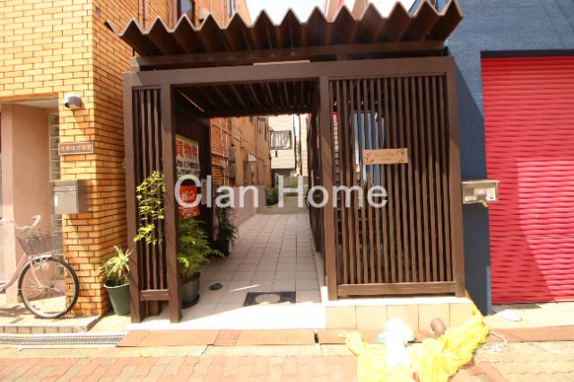 25/30 エントランス