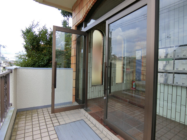 28/30 エントランス