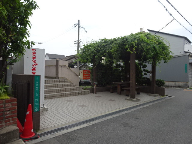 23/30 エントランス