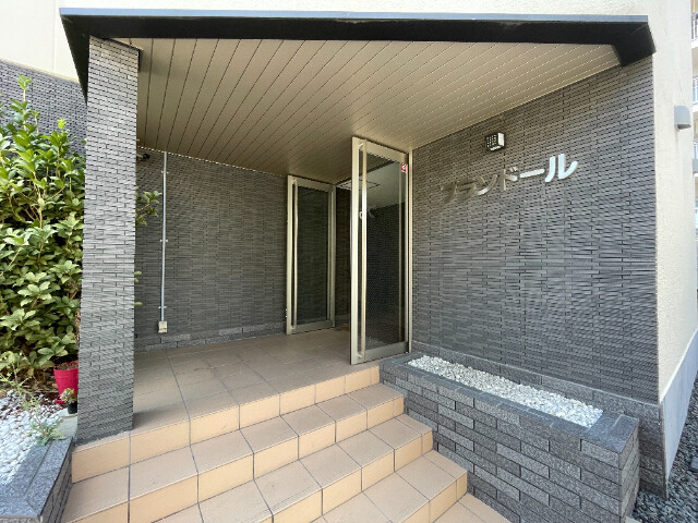 15/18 エントランス