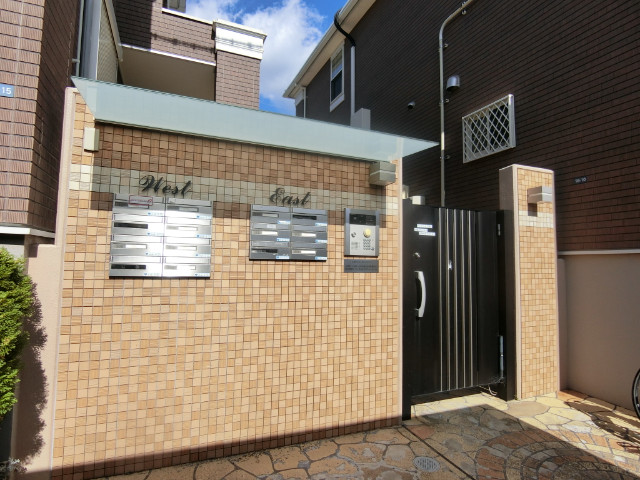 26/30 エントランス