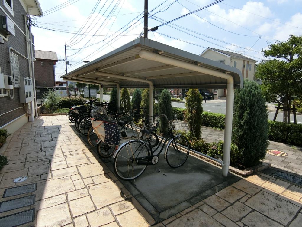 27/30 エントランス