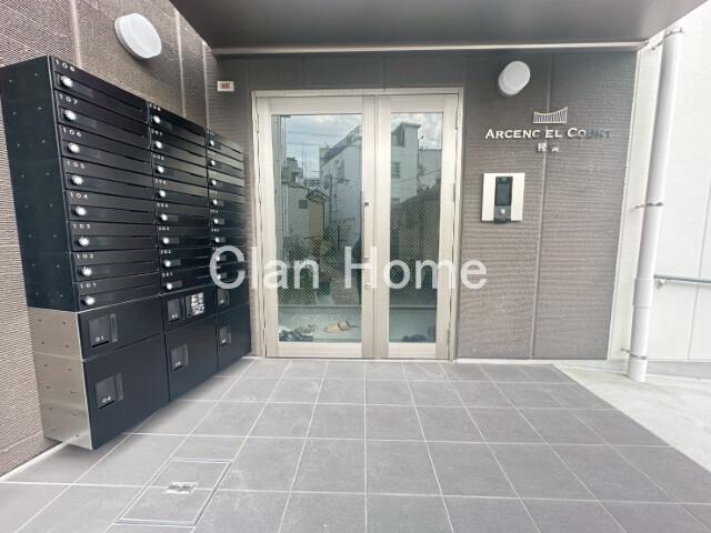 25/30 エントランス