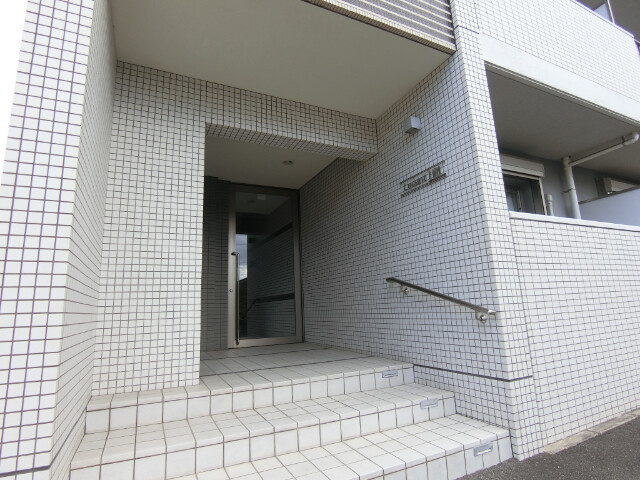 28/30 エントランス