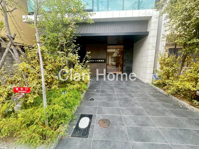 25/30 エントランス