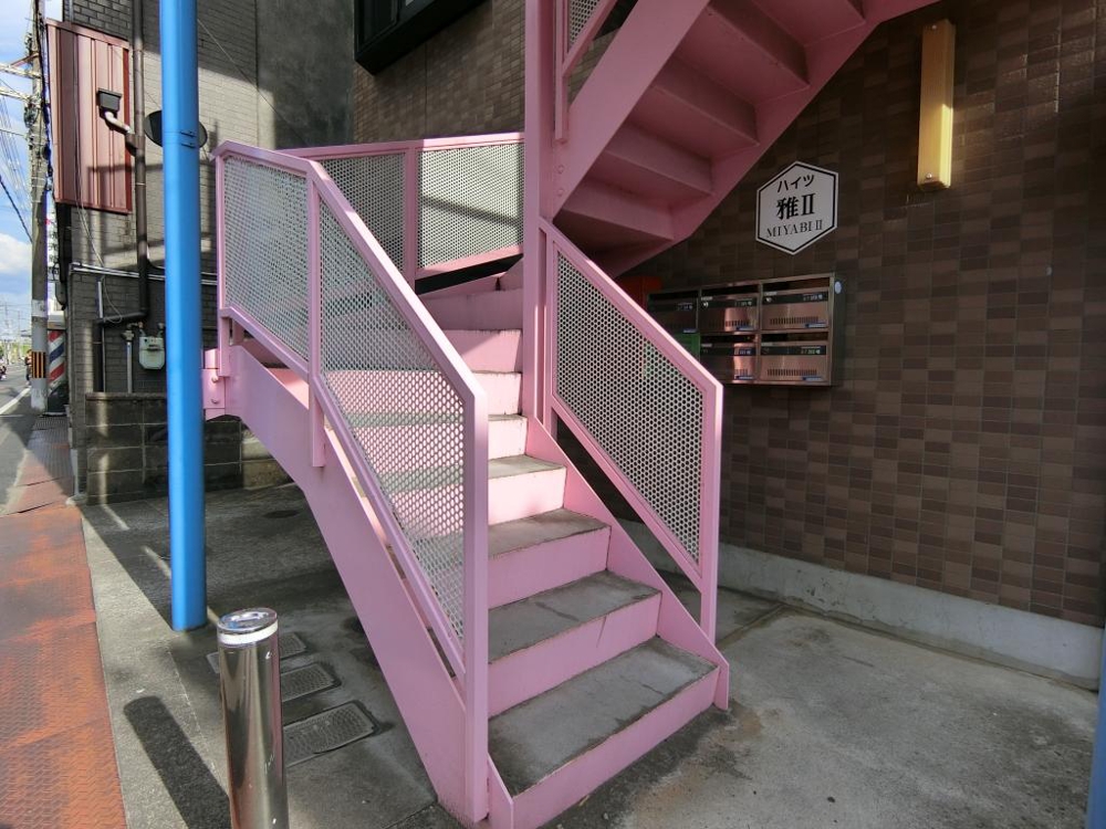 26/30 エントランス