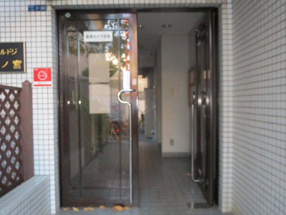 28/30 エントランス