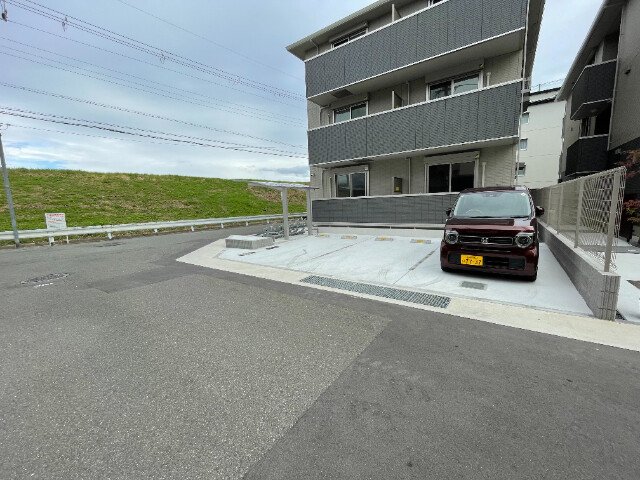 2/3 駐車場