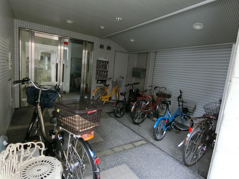 25/30 エントランス