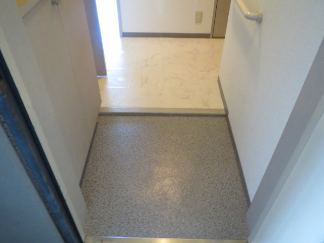 14/30 玄関