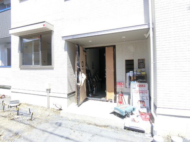 27/30 エントランス