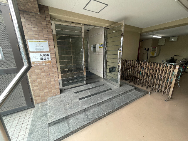 3/7 エントランス