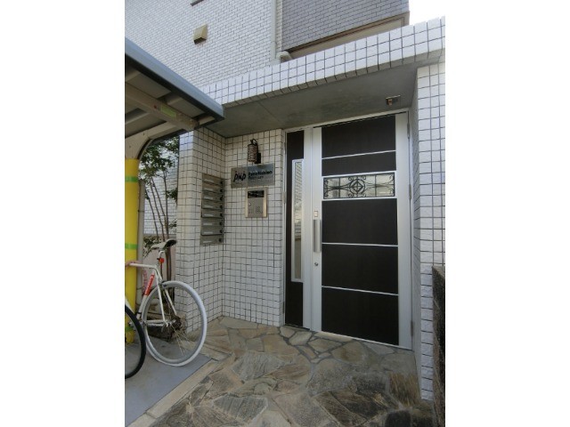 28/30 エントランス