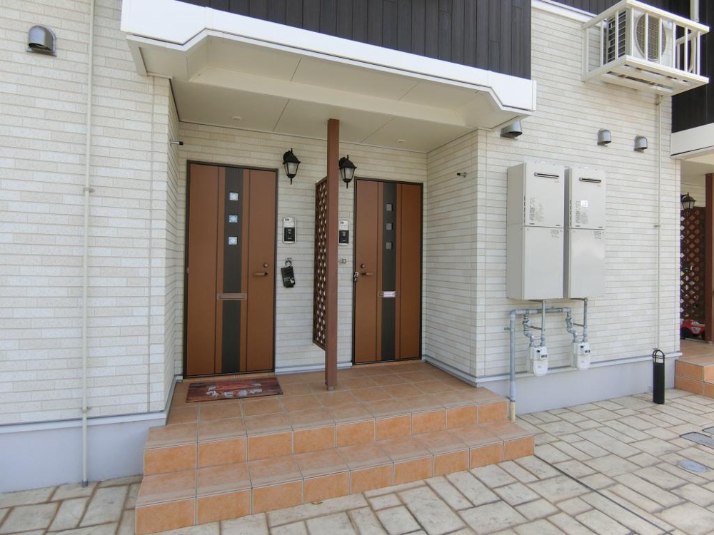 27/30 エントランス