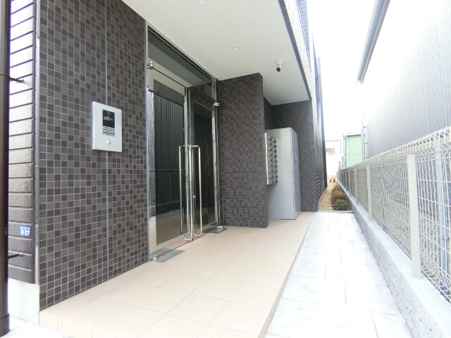 24/29 エントランス