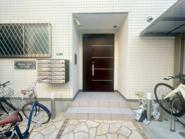 2/4 エントランス