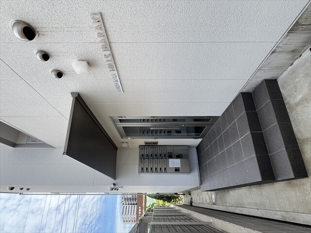 22/29 エントランス