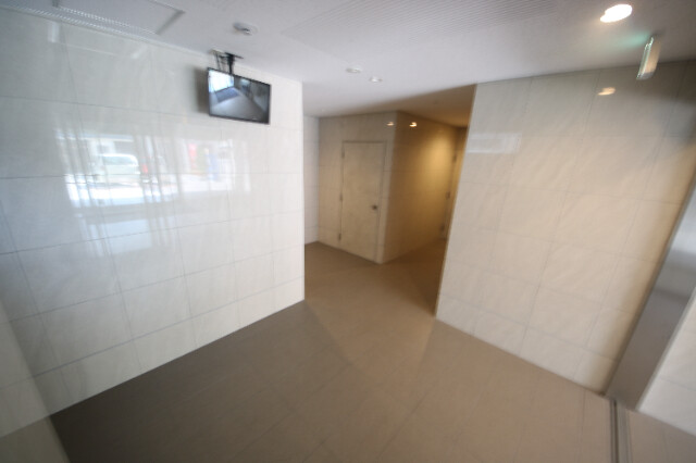 28/30 エントランス