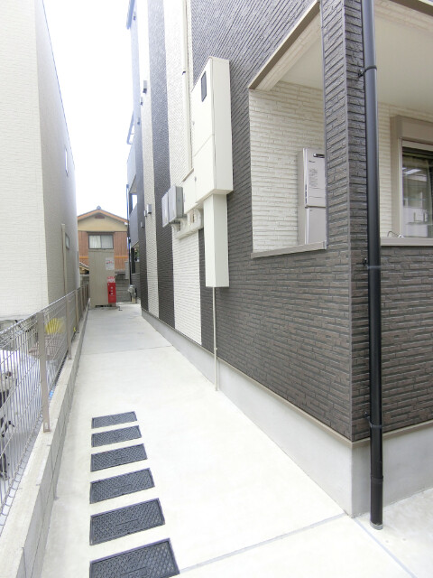 27/30 エントランス