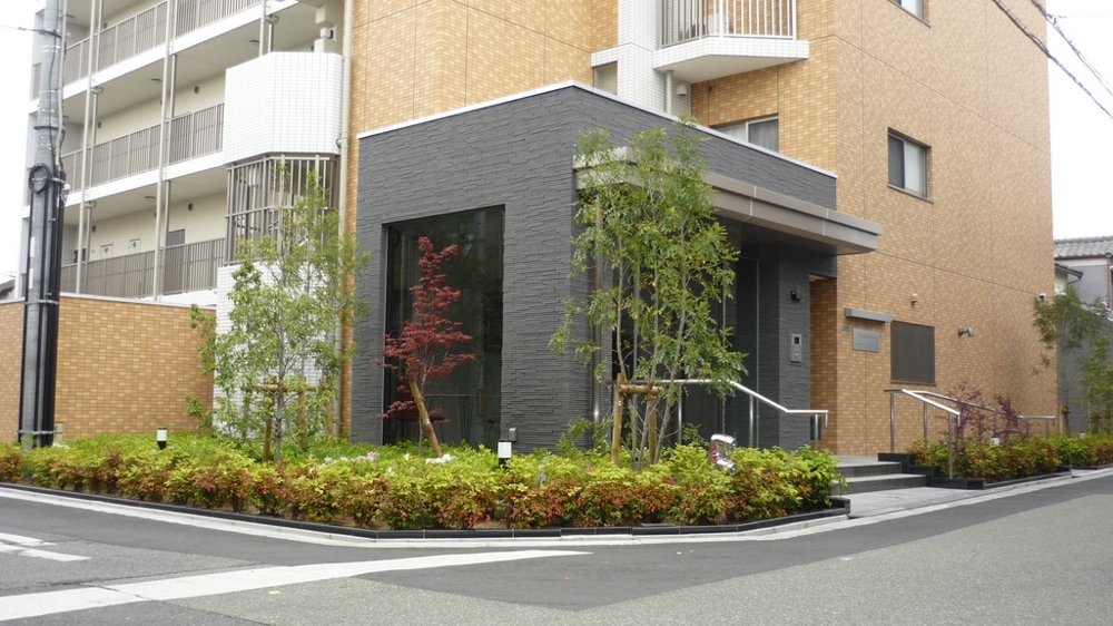 28/30 エントランス